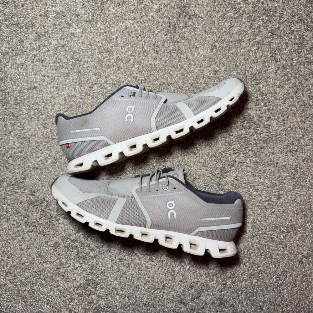 On Cloud 5 Mens Grey White Running Performance Running Shoes Sneakers Sz 11.5